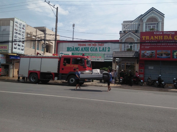 chay-cua-hang-noi-that-hoang-anh-gia-lai-o-can-tho