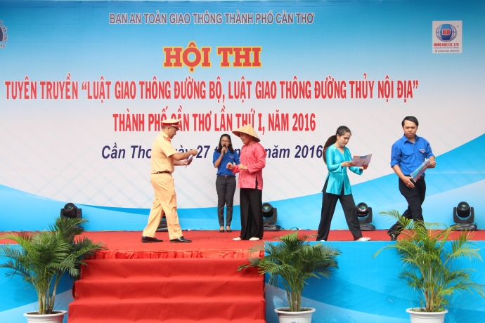 soi-dong-hoi-thi-tuyen-truyen-ve-atgt -o-can-tho2