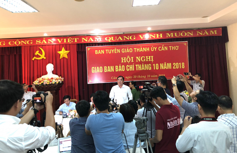 can-tho-thong-tin-vu-doi-100usd-bi-phat-lam-nong-g