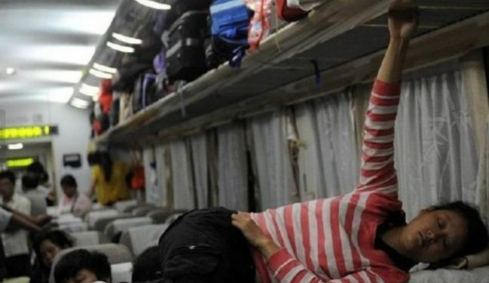 H&agrave;nh kh&aacute;ch c&oacute; khả năng giữ thăng bằng si&ecirc;u cao