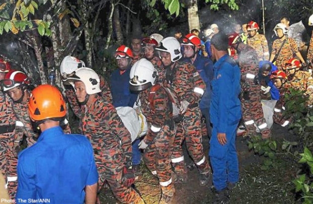 Thi thể c&aacute;c nạn nh&acirc;n được thu hồi ho&agrave;n tất trong đ