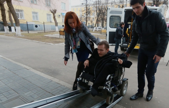 Valery Spiridonov l&agrave; bệnh nh&acirc;n đầu ti&ecirc;n đồng &yacute; cấy