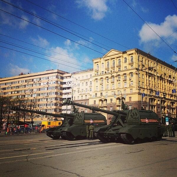 Người d&acirc;n Nga h&aacute;o hức chia sẻ ảnh về buổi tổng duy