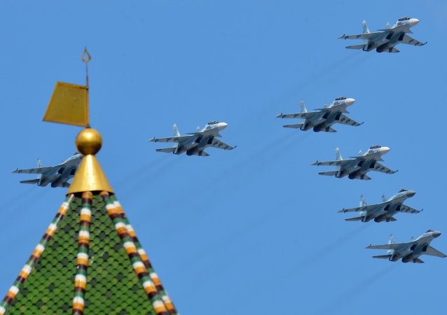 Tiếp theo l&agrave; m&agrave;n tr&igrave;nh diễn của h&agrave;ng loạt m&aacute;y bay 