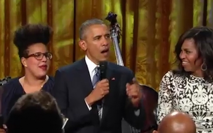 Tổng thống Mỹ ngẫu hứng h&aacute;t khiến Đệ