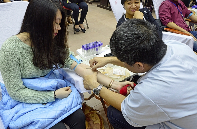 Đoàn viên Báo Giao thông tham gia hiến máu