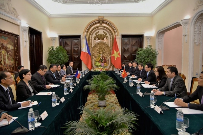 Bộ trưởng Ngoại giao Philippines Jose Rene A