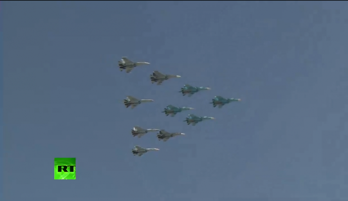 D&agrave;n m&aacute;y bay chiến thuật