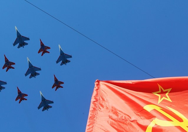 Khoảng 71 m&aacute;y bay chiến đấu tham gia diễu binh