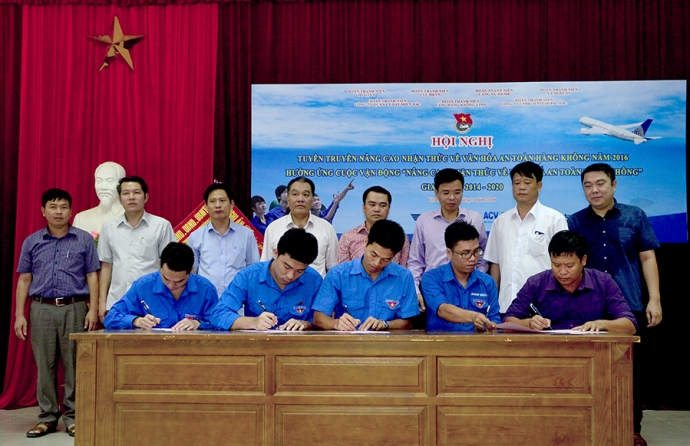 Các đơn vị đoàn ký cam kết nâng cao văn h