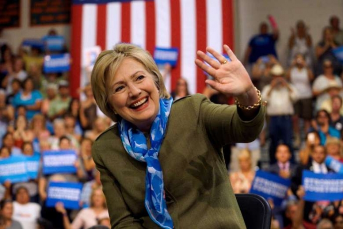 Tỷ lệ ủng hộ b&agrave; Hillary tụt xuống thấp