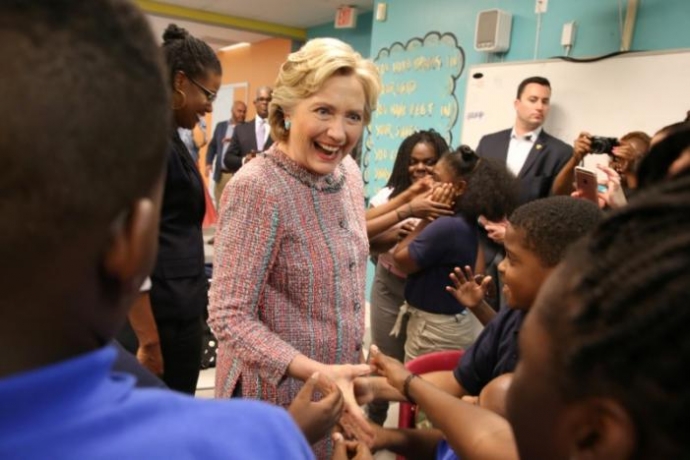 Bà Clinton đã vượt ông Trump thêm 3 điểm sau cuộc