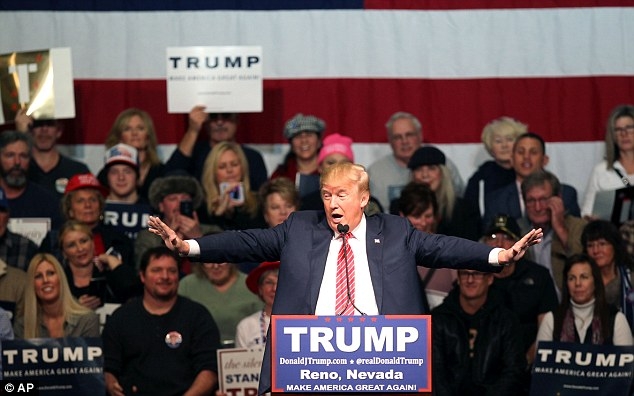 Ứng viên Donald Trump phát biểu tại buổi