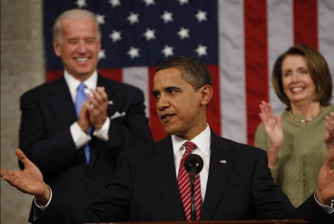 &Ocirc;ng Obama hưởng tr&agrave;ng ph&aacute;o tay gi&ograve;n r&atilde; sau b&agrave;i ph&aacute;