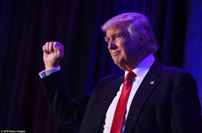 Ông Donald Trump tuyên bố chiến thắng tron