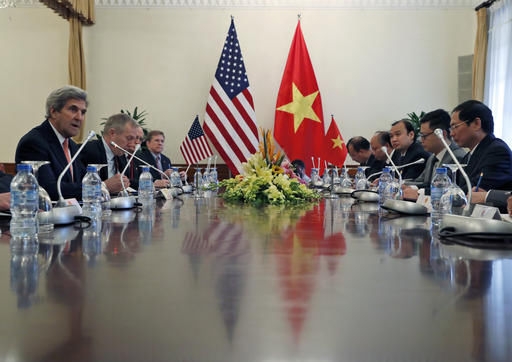 Hội đ&agrave;m giữa Ngoại trưởng John Kerry v&agrave; 