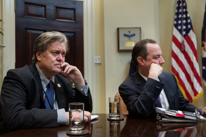 Hai cố vấn cấp cao của ông Donald Trump