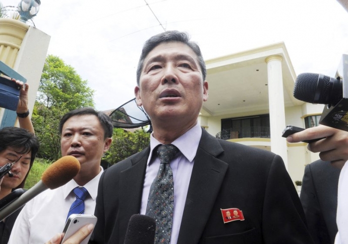 &Ocirc;ng Ri Tong-il.