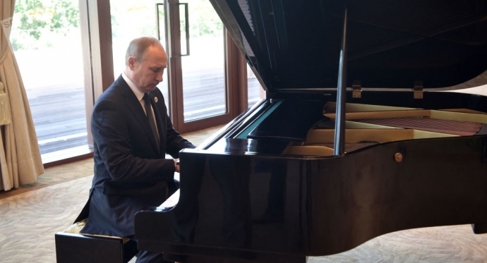 Tổng thống Nga Vladimir Putin ngẫu hứng ch