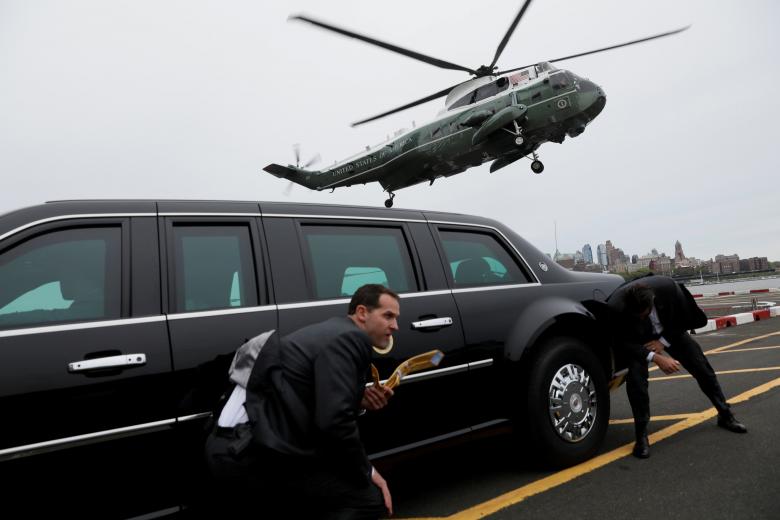 Trực thăng chở Tổng thống Mỹ Donald Trump hạ c&aacute;nh 