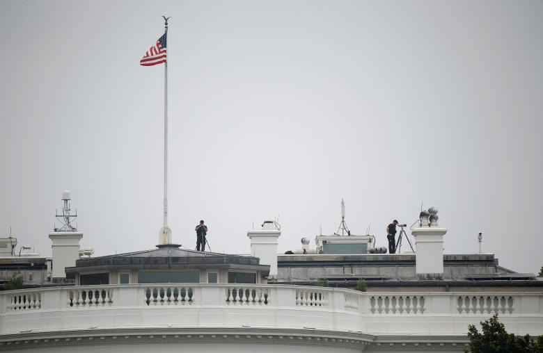 Mật vụ Mỹ quan s&aacute;t trước khi Tổng thống Trump khởi