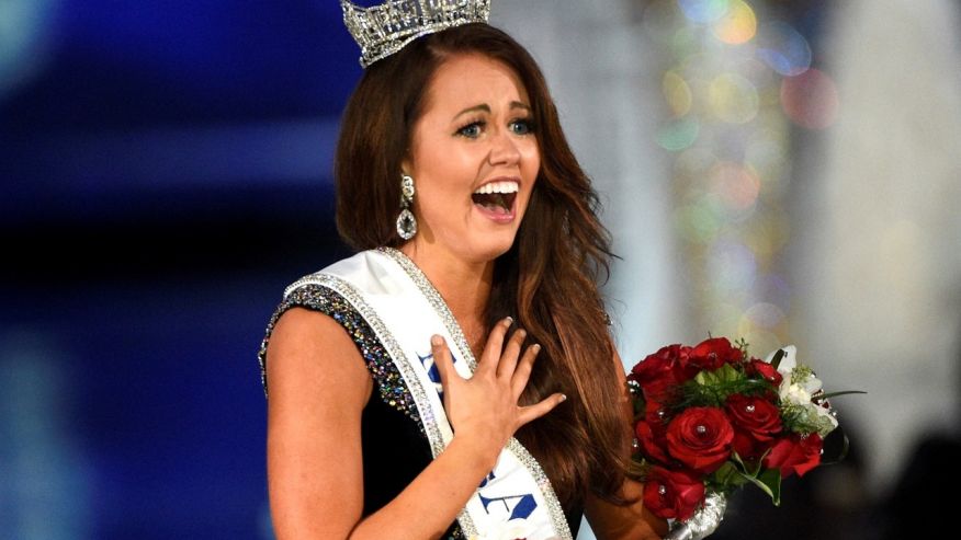 Tân Hoa Hậu Mỹ Cara Mund