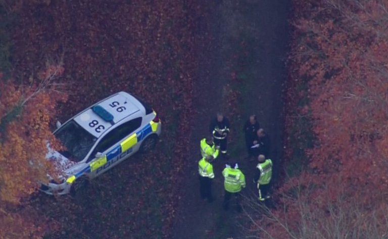 Nhân viên cứu hộ tại hiện trường vụ t