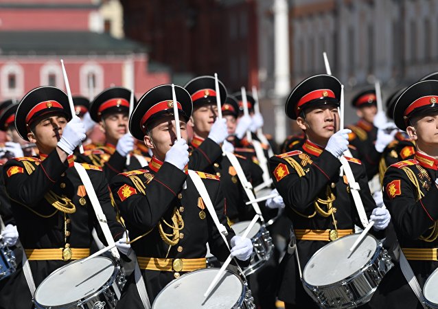 Mở đầu lễ duyệt binh l&agrave; đo&agrave;n