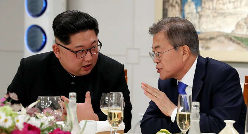 Chủ tịch Triều Ti&ecirc;n Kim Jong-un v&agrave; Tổng thống H&agrave;n 