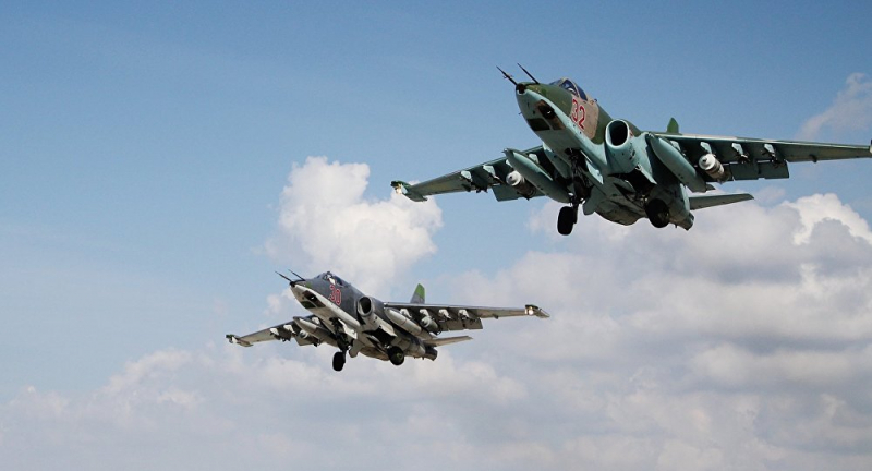 M&aacute;y bay Su-25 của Kh&ocirc;ng lực Nga tại căn cứ kh&ocirc;ng q
