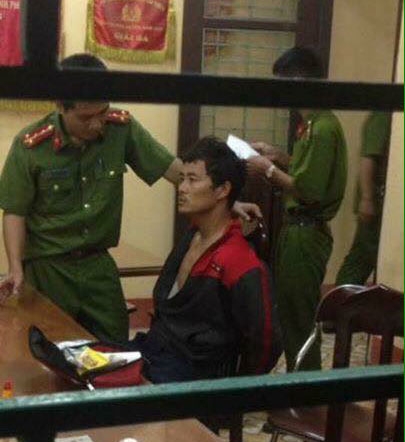 nghi can đ&agrave;o văn h&ugrave;ng