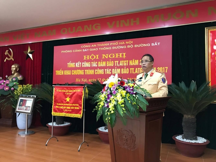 Đại t&aacute; Đ&agrave;o Vịnh Thắng ph&aacute;t biểu tại hội nghị