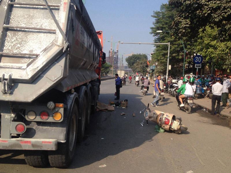tai nạn giao th&ocirc;ng đường phạm văn đồng