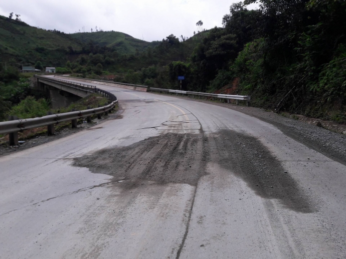 C&acirc;̀u ĐăkN&ecirc;n ngoài phạm vị thi c&ocirc;ng cũng đã đư