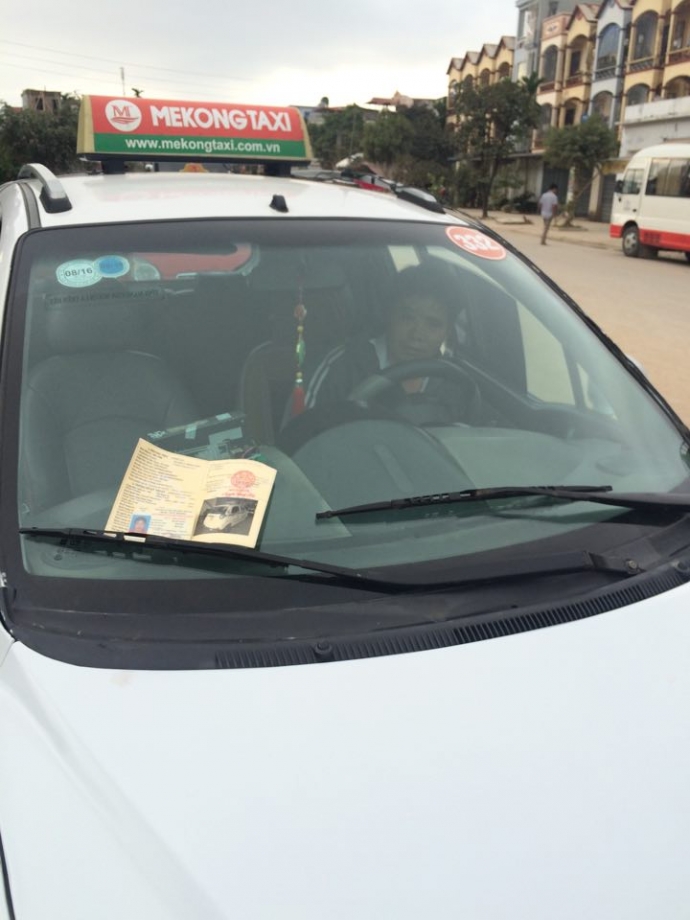 bắt - giữ- 2 -xe- taxi- h&atilde;ng- Mekong- chạy- chui