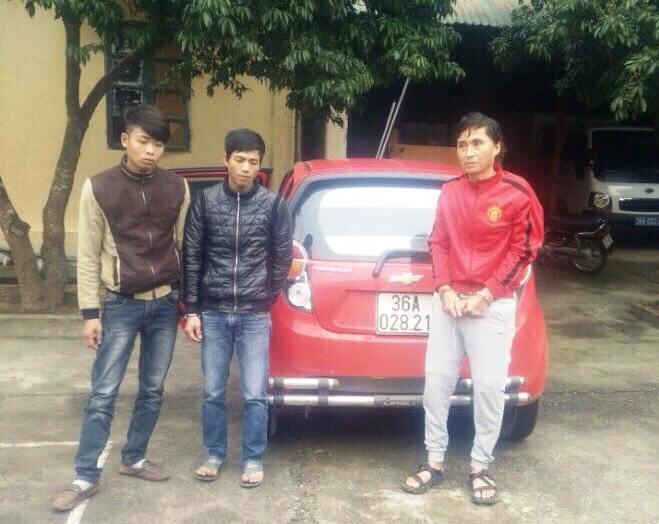 Ph&aacute;t- hiện- bắt- giữ -l&aacute;i- xe- &ocirc;- t&ocirc;- găm- ma- t&uacute;y