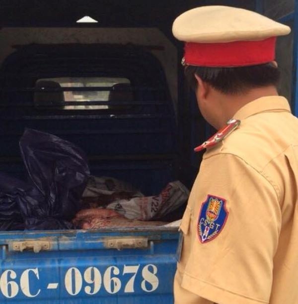 Bắt- giữ- 340kg- nội- tạng- động- vật- bốc- m&ugrave;i- t