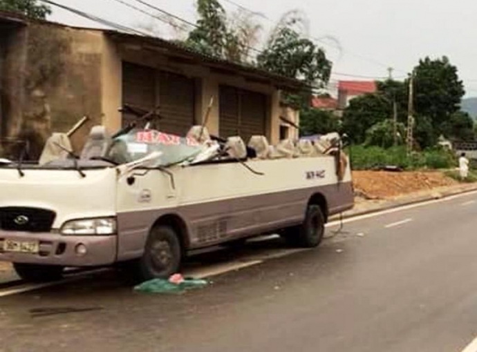 xe-ben-cứa-bay-n&oacute;c-xe-kh&aacute;ch-7-ngươi-nhập-viện