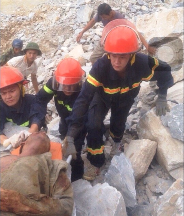 Sập- mỏ- đ&aacute;- 2- người- thương- vong.jpg