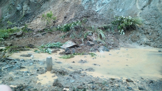 Sạt -lở- QL- 15C- một- huyện- miền- n&uacute;i- ở- Thanh-