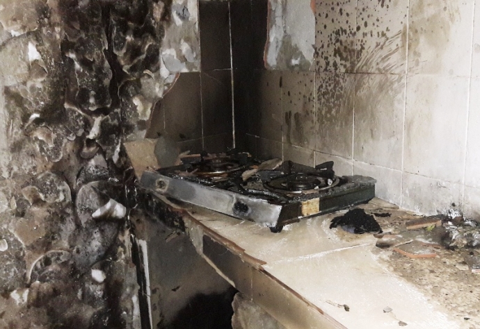 B&igrave;nh- gas- ph&aacute;t- hỏa,- người- đ&agrave;n- &ocirc;ng- ch&aacute;y- như-