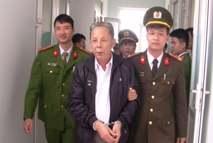 Bắt- nguy&ecirc;n- Chủ -tịch- x&atilde;- c&ugrave;ng- cấp- dưới- g&acirc;y- 