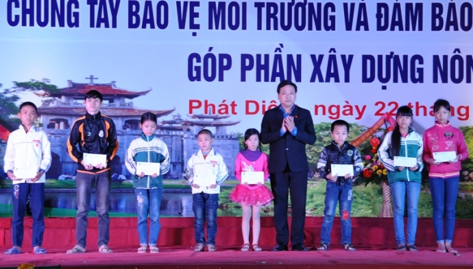 Ph&aacute;t- động- chung -tay- đảm- bảo- ATGT- tại- Gi&aacute;o-