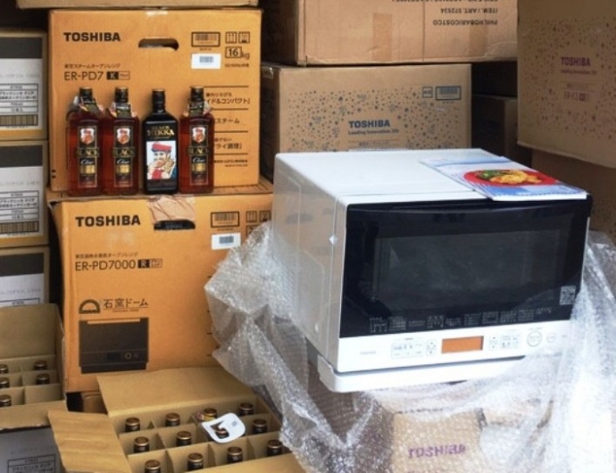 Bắt giữ xe tải chở- hơn- 1.000 -chai- rượu- kh&ocirc;ng-