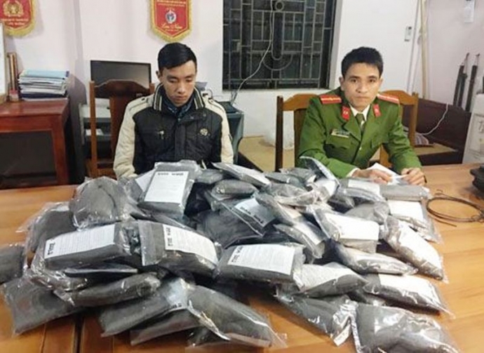 Mua- ph&aacute;o- hoa- về- b&aacute;n -trong- dịp- Tết- bị -c&ocirc;ng