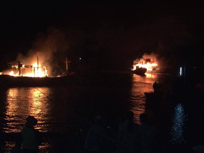 3 -t&agrave;u- c&aacute; -của- ngư -d&acirc;n- Thanh- H&oacute;-a bị- thi&ecirc;u -