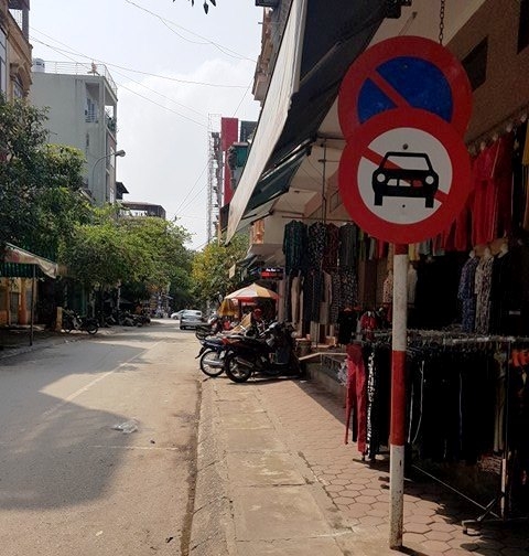 biển-b&aacute;o-hiệu-giao-th&ocirc;ng-chưa-đạt-chuẩn.jpg1