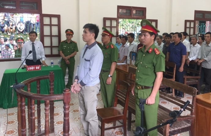 C&ocirc; -gi&aacute;o- mầm- non- bị- người -t&igrave;nh- s&aacute;t- hại- giấ