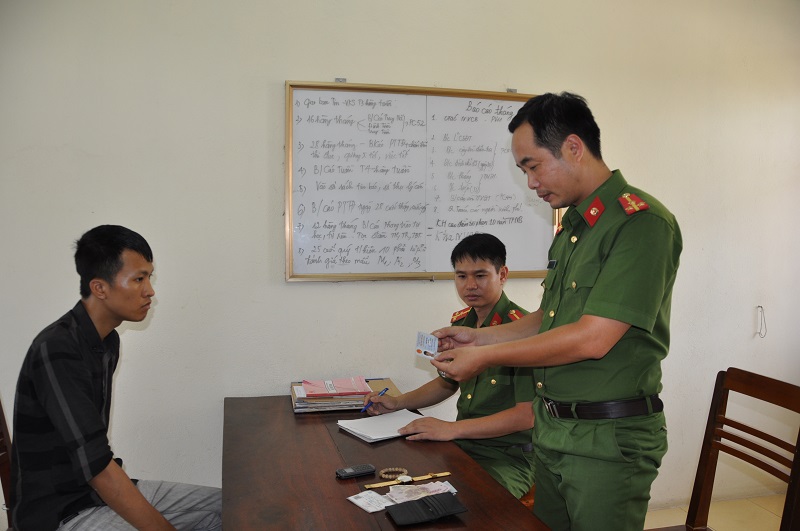 Bắt -khẩn- cấp đối- tượng- bắt -c&oacute;c- trẻ em- đ&ograve;i 1