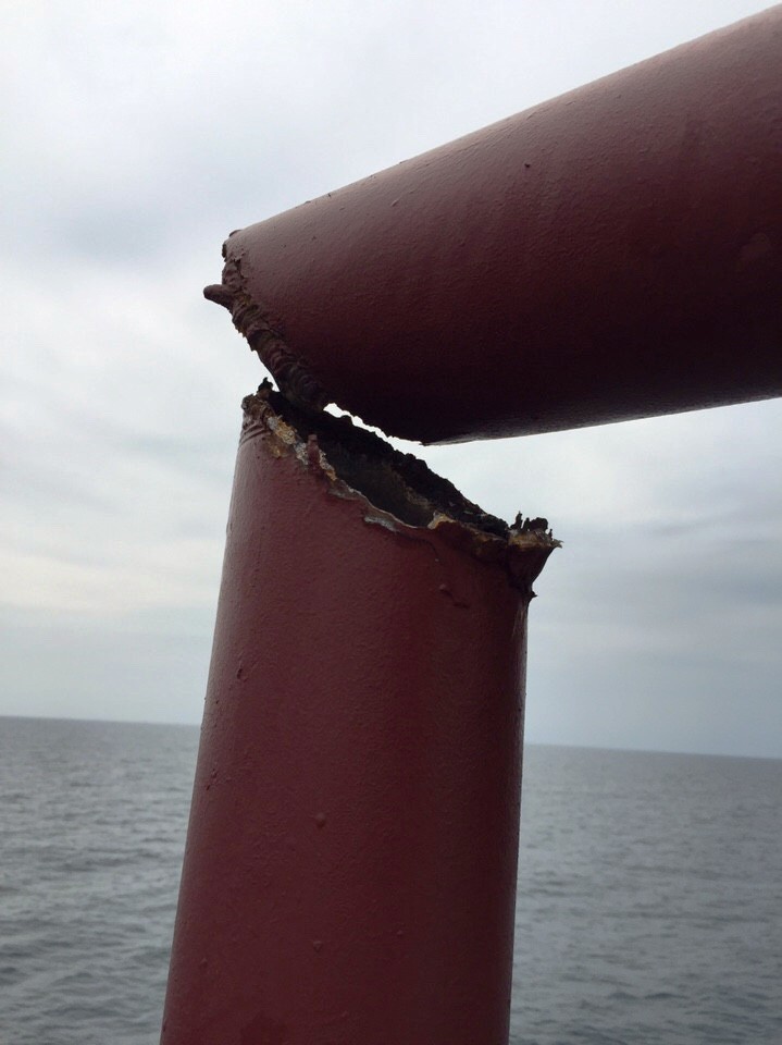 Thanh -H&oacute;a- Ngư- d&acirc;n -kh&oacute;c -r&ograve;ng- v&igrave; -t&agrave;u- vỏ -th&eacute;